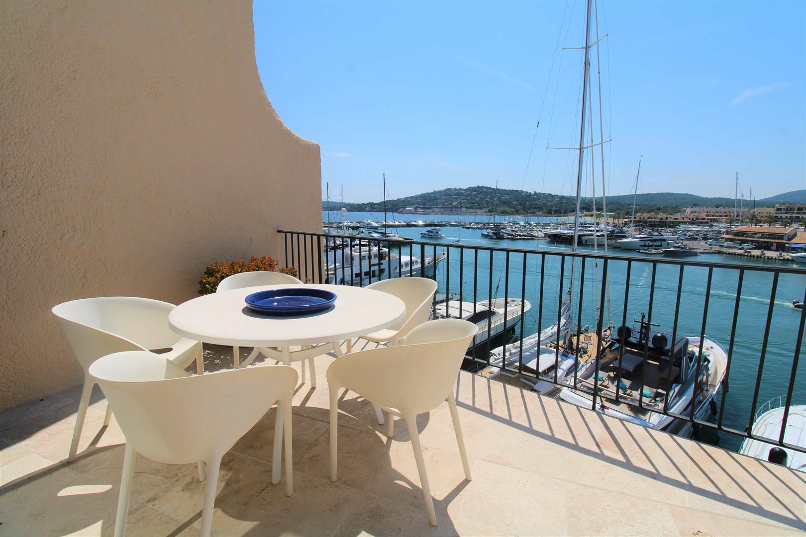 Appartement Dans La Résidence La Marina Photo Avion Pix